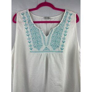 Rose & Thyme Womens 2X Sleeveless White Top With Blue Embroidered Front Detail